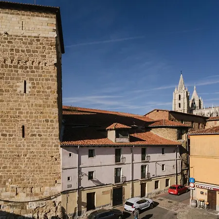 Piso Plaza Mayor Humedo Con Parking Incluido