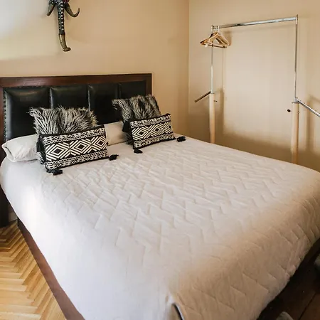 Piso Plaza Mayor Humedo Con Parking Incluido