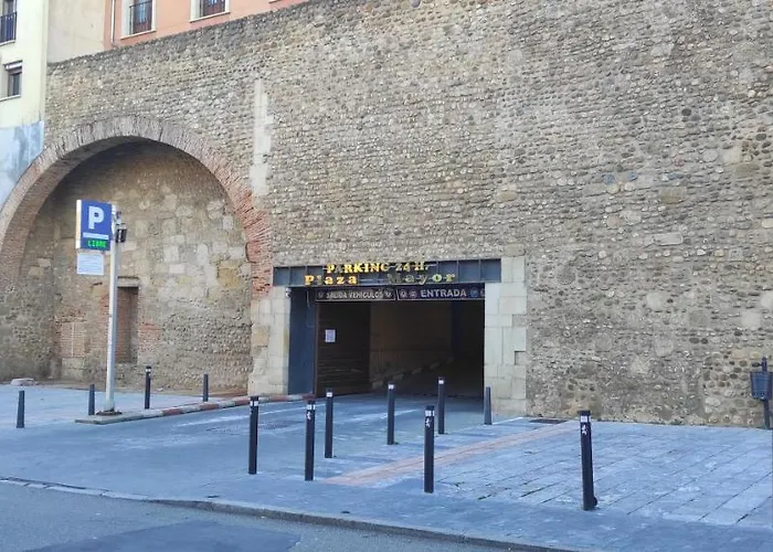 Piso Plaza Mayor Humedo Con Parking Incluido *