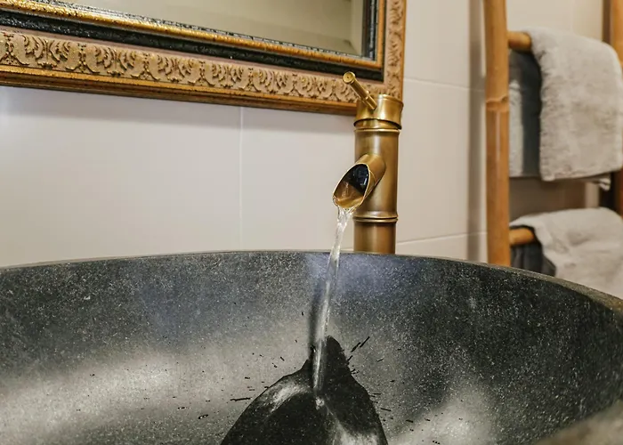 Piso Plaza Mayor Humedo Con Parking Incluido شقة *