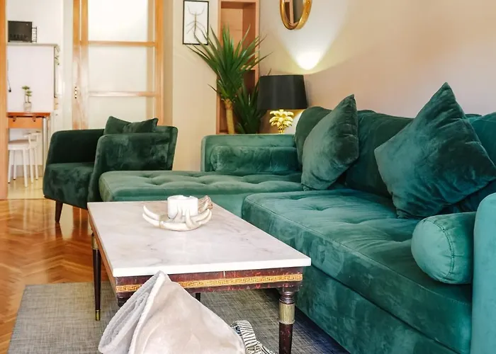 Piso Plaza Mayor Humedo Con Parking Incluido *