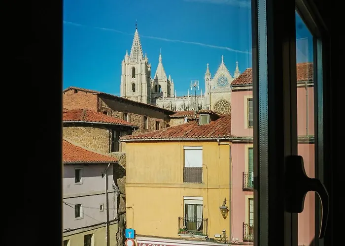 Piso Plaza Mayor Humedo Con Parking Incluido شقة