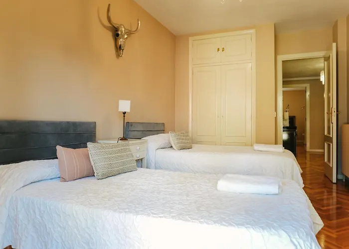 Piso Plaza Mayor Humedo Con Parking Incluido *